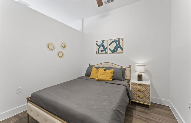 Prime West Downtown Studio w Washer Dryer - Foto 13