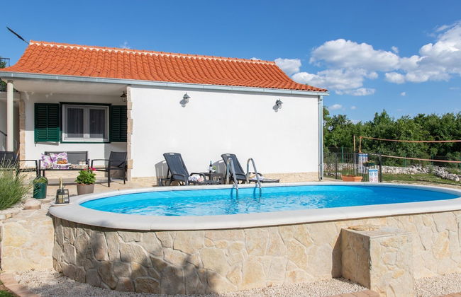 Serene Retreat Holiday Home With Pool - Foto 26