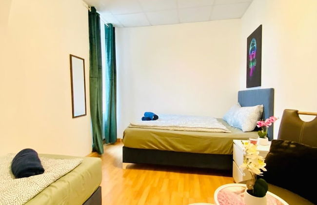 Stylish Shared 3-Bedroom Stay Near City - Foto 3