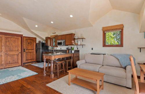 Blue Ocean View Retreat - Minutes to Beach - Photo 8