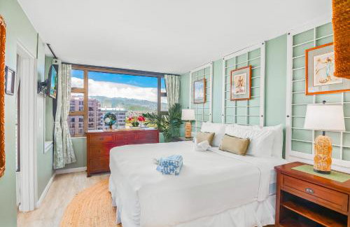 Mountain View Condo with King or Queen Bed and Parking - Photo 4