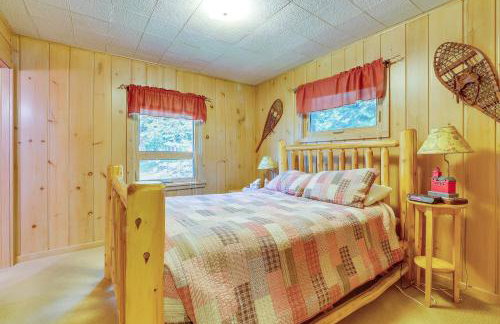 Waterfront Torch Lake Cottage with Dock and Fire Pit! - Foto 14