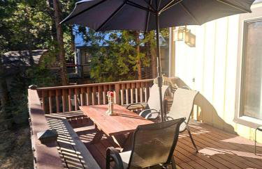 Peaceful Mountain Cabin with Private Lake and Game Room Near Long Barn, California - Foto 26