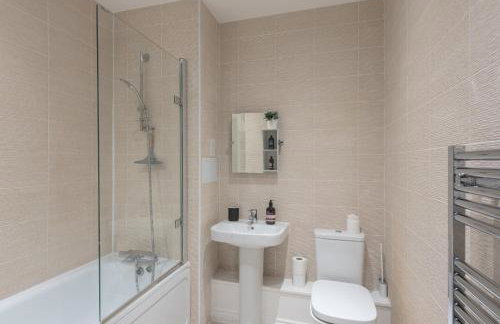Central 1-Bed perfect for you By Valore Property Services - Foto 14