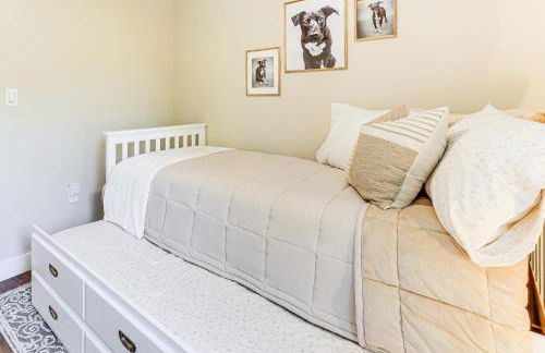 Modern Gem on 15 Acres, 5 Mi to Old Orchard Beach! - Foto 25