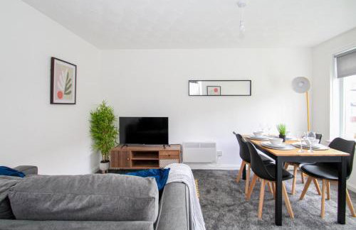 Serviced Apartment in Lanarkshire Close to M8 M74 with Free Parking - Long Stays Available - Foto 8