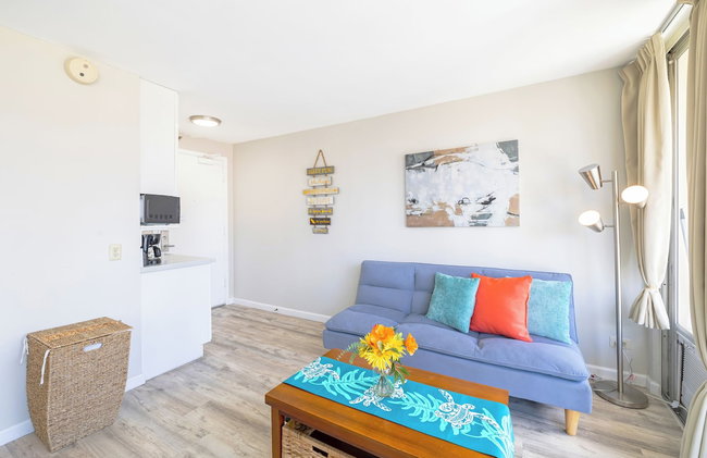 Cozy Studios at Aloha Surf Close to Waikiki Beach - Photo 42