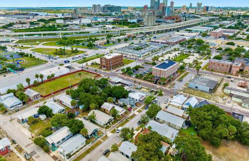 Wonderful 3 Bed 2 Bath House in Heart of YBOR City - Photo 36