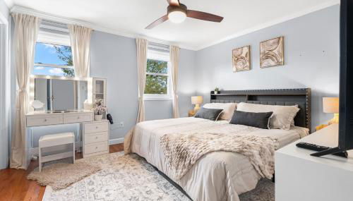 Modern 4BR Getaway 3 Min to OldTown Walk to Metro - Foto 4