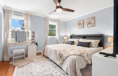 Modern 4BR Getaway 3 Min to OldTown Walk to Metro - Foto 4