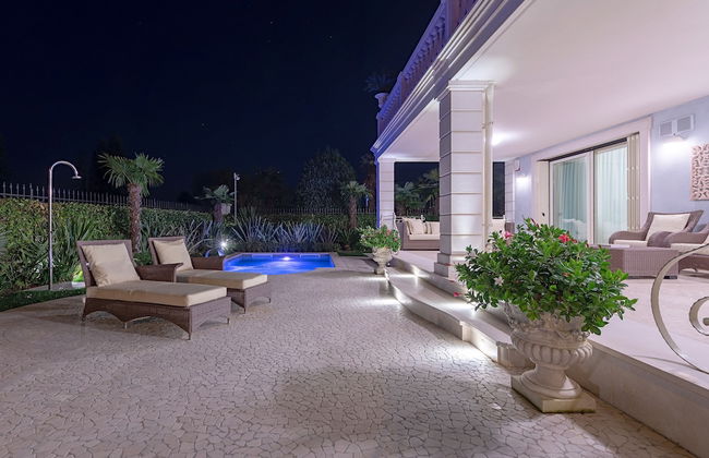 Luxury Lakefront Catullo with pool - Photo 56