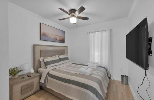 Beachy Days Escape - Cozy Haven Steps From Beach! - Foto 36