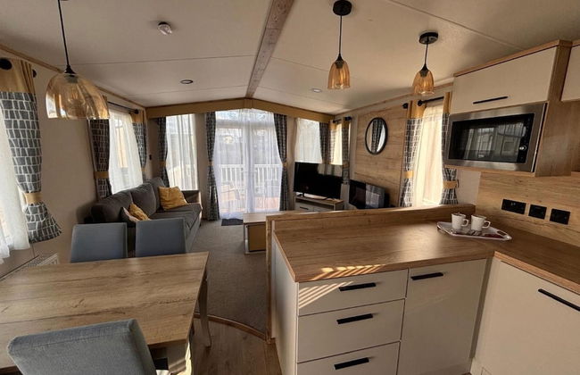 Hafan y Mor Park 3-bed Caravan, Sleeps 8, Pets Ok - Foto 1