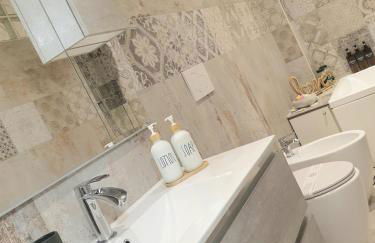 Iris Apartment with Jacuzzi - Easy City Access - Foto 20