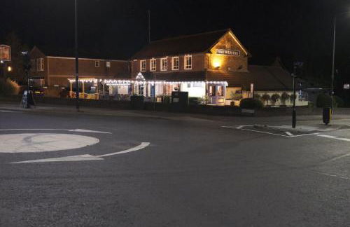 Stylish 4 Bed Home in Aylesbury, Buckinghamshire - Foto 40