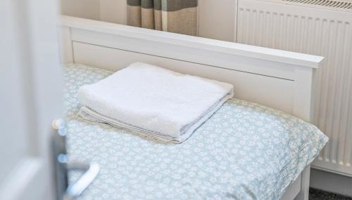 Awesome Coventry Home for Business Contractors and Suitable for families with Free Parking 14mins from NEC - Foto 5, towels
