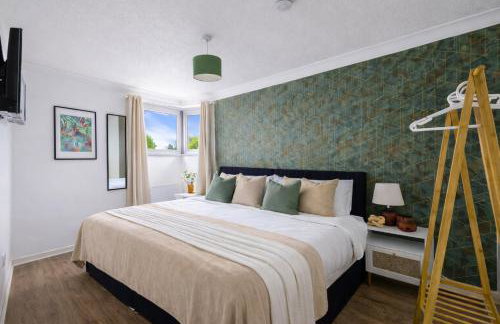 Stylish Duplex Apartment - Close to City Centre - Free Parking, Balcony, Self-Check-In, Fast WiFi and Smart TVs by Yoko Property - Foto 2