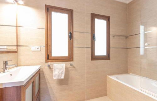 Luxurious & Secluded Villa - Private Pool, Walk to the Beach & Moraira: Villa Ampolla 2 - Photo 46