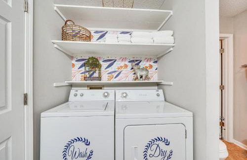 Mebane Home with Private Yard Steps to Downtown! - Foto 20