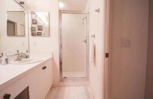 Magnificent 2 BR Lakefront Condo in Heritage Oaks - Foto 32