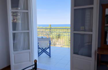 Regina Villa - Photo 17