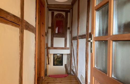 Mittelalterdomizil mit Balkon und Parkplätzen - Foto 25