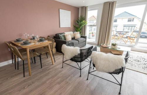 LOOKOUT by BOURNECOAST - A Stylish Flat with a Balcony, SEA GLIMPSES and Parking- Just a 10 Minute Walk to the Sandy Beaches - FM8405 - Photo 9