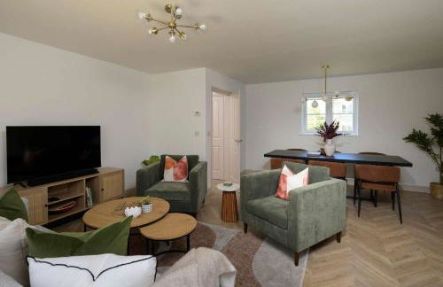 Modern Home on Edge of Cotswolds Private Parking - Photo 10