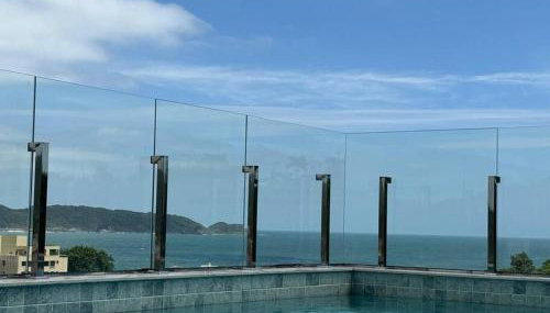 Apto com piscina aquecida perto do mar - Foto 1