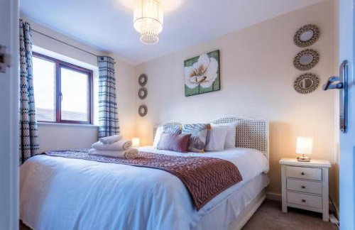 10 Guests - 5 Bedrooms - Free Parking - Lux House - Foto 5