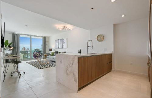 Tiffany Sage - Rooftop Pool, Gym, & Walk to Beach - Foto 8