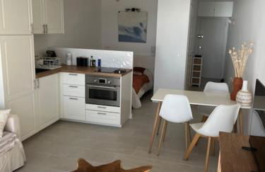 Sur la plage avec vue plongeante sur la mer - Foto 4