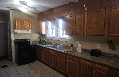 Birmingham's Spacious Uptown Family Retreat - Photo 14