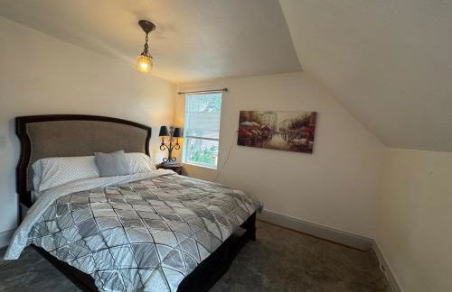 Downtown, 5-bed, 3-bath, 3-level - Foto 27