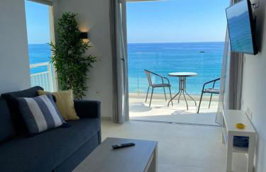 Playa Malagueta Vistas frontal al mar con 2 dormitorios - Photo 25