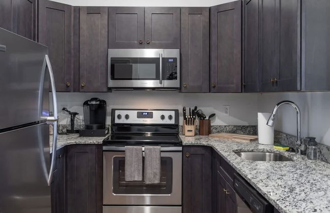 Sosuite 2BR Penthouse w W D Gym On-site Bar - Foto 14