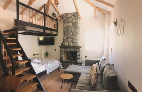 Emmeleia's - Photo 1