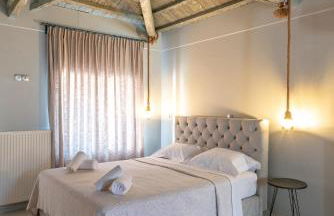 Traditional Stone House - Photo 1