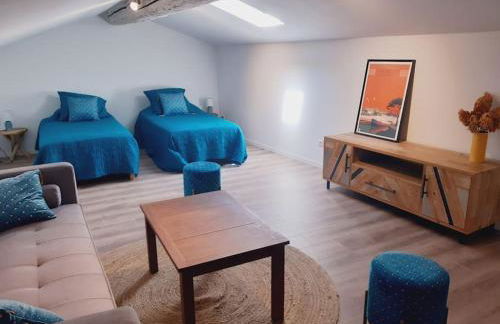 Le Logis du Moulin Gîte avec Jacuzzi, à 800m de la Cité Médiévale - Foto 15