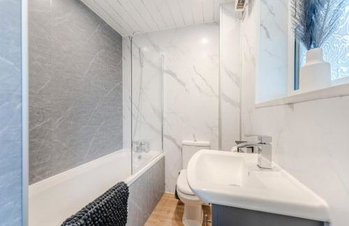 Modern 3 bed House - Photo 7