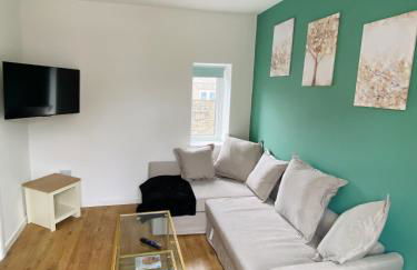 Northcliffe - Stylish Stone Cottage - Spa Bath - Peak Views - Photo 5