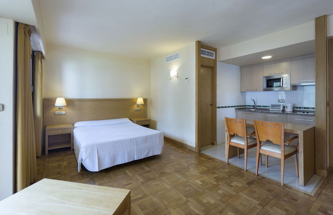 MS Apartamentos Puerto Marina - Photo 48