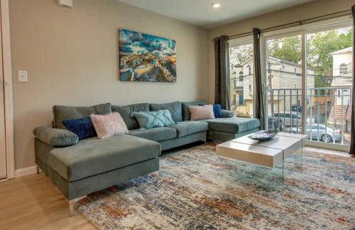 Modern City Getaway Near Downtown Newark & NYC - Photo 7