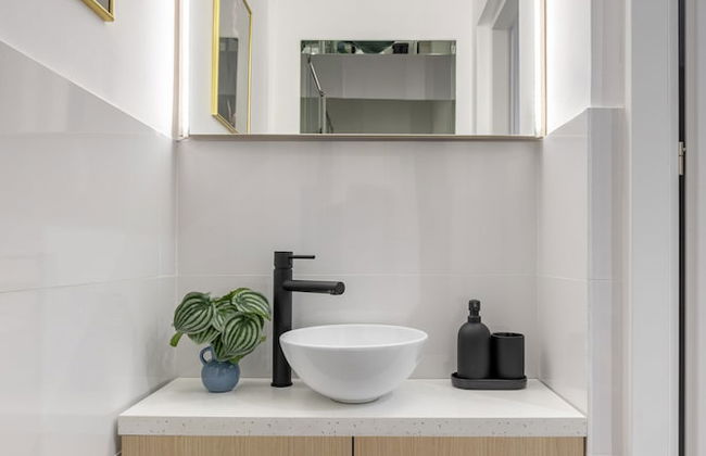 Luxury Piata Romana 2BR Urban Sanctuary by HOLT - Foto 41