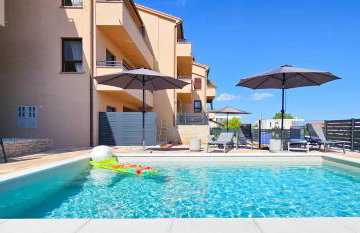 Apartment Bluemare B3 with Shared Pool - Photo 18