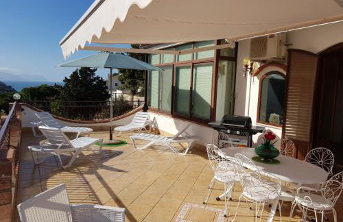 Villa del Golfo Urio with swimming pool shared by the two apartments it is essential to have a car - Foto 61