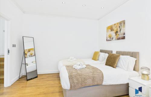 Modern 4BR House, Spacious, Garden, Free Parking - Foto 7