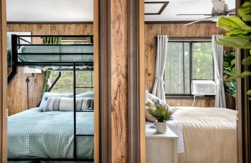 Hot Tub Deck Screened Porch Fire Pit & WiFi - Photo 24