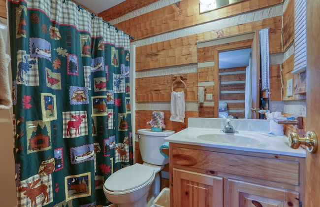 Creekside Memories - 2 Bedrooms, 2 Baths, Sleeps 6 Cabin by RedAwning - Foto 10