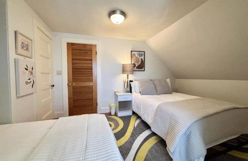 Big New England Family Home; walk to beach, shops - Foto 66